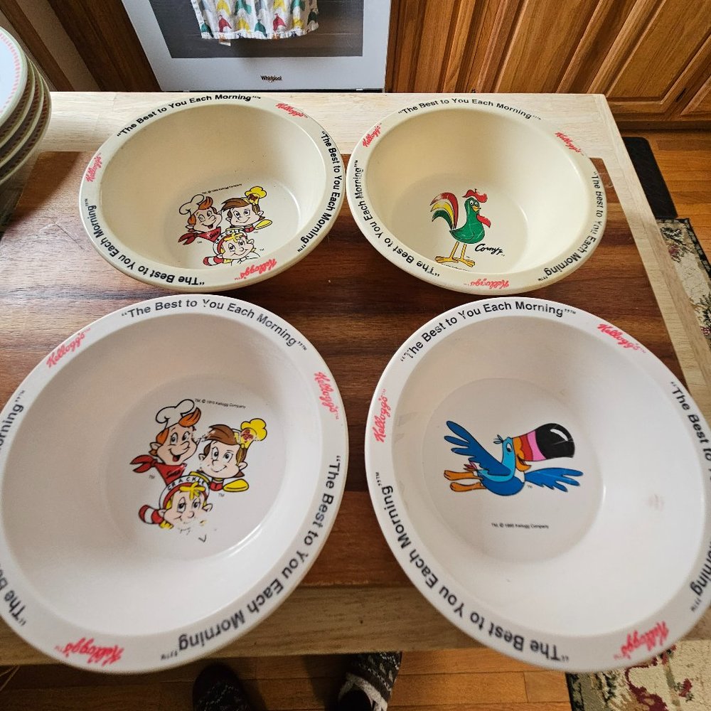 set of four vintage kellogs cereal bowls 1995 some wear no chips or cracks